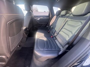 Volkswagen Touareg - 10