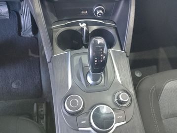 Alfa-Romeo Stelvio - 9