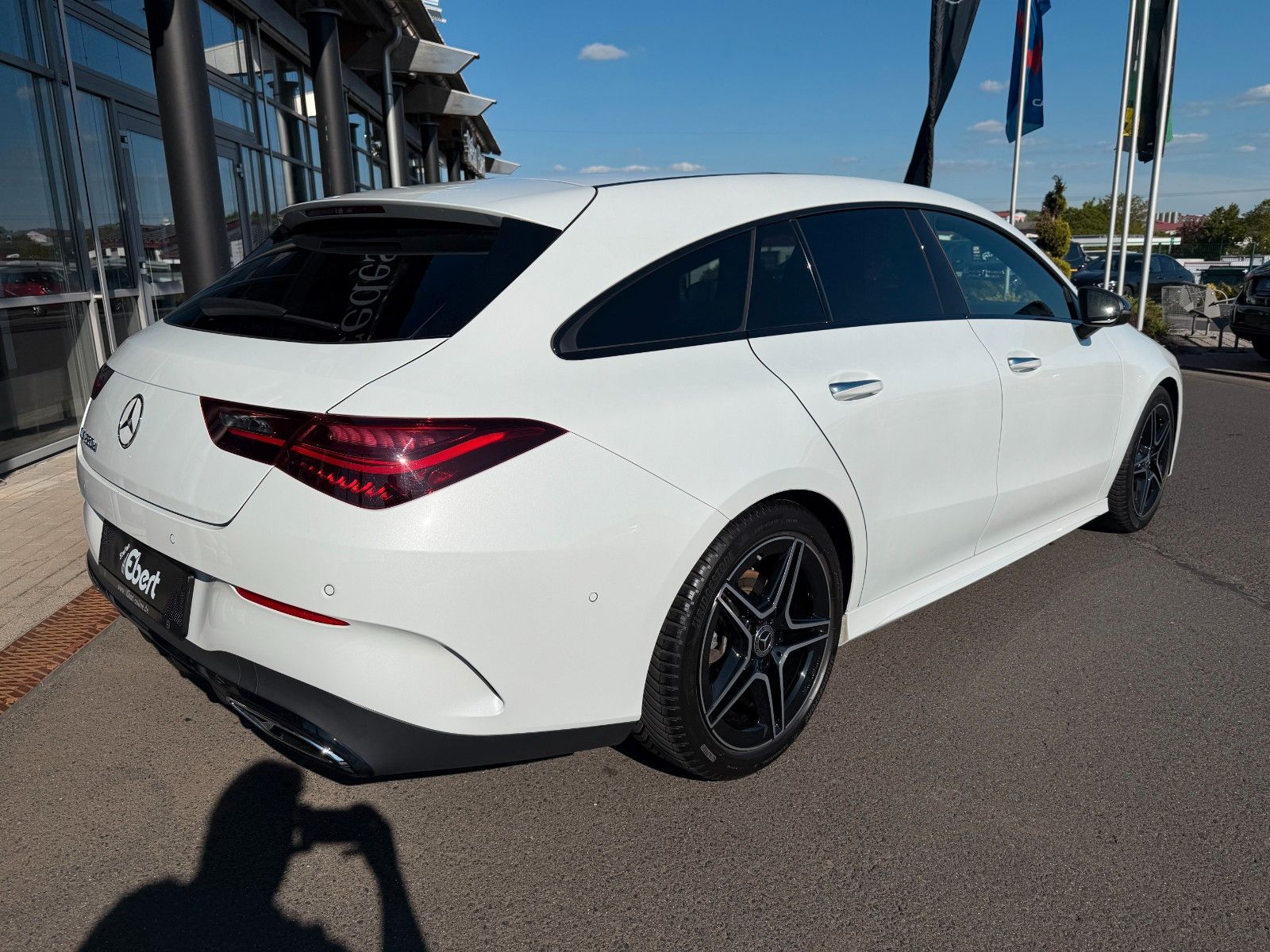 Fahrzeugabbildung Mercedes-Benz CLA 220d SB AMG+Pano+Distr+AHK+Night+Ambiente