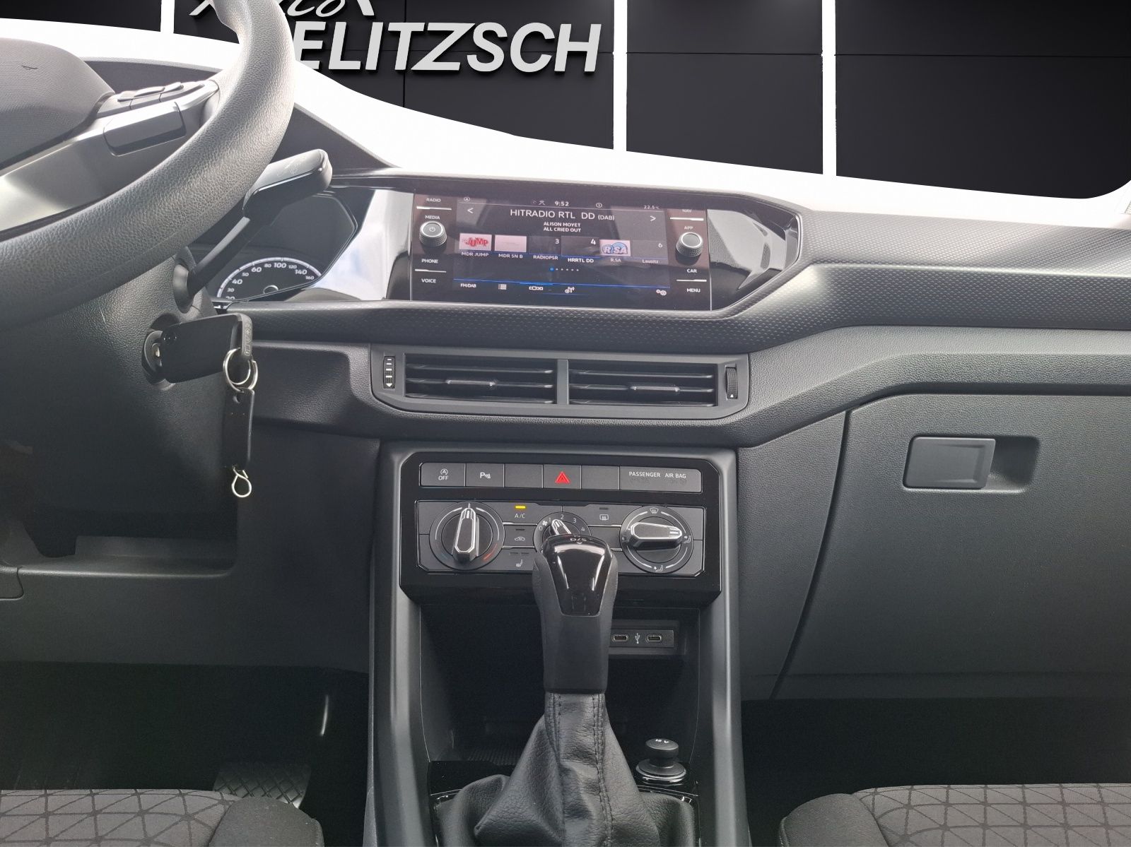 Fahrzeugabbildung Volkswagen T-Cross TSI Life DSG Klima RFK SH LM