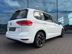 Fahrzeugabbildung Volkswagen Touran 1.5 TSI 7-Sitzer Einparkh. Tempomat 17"