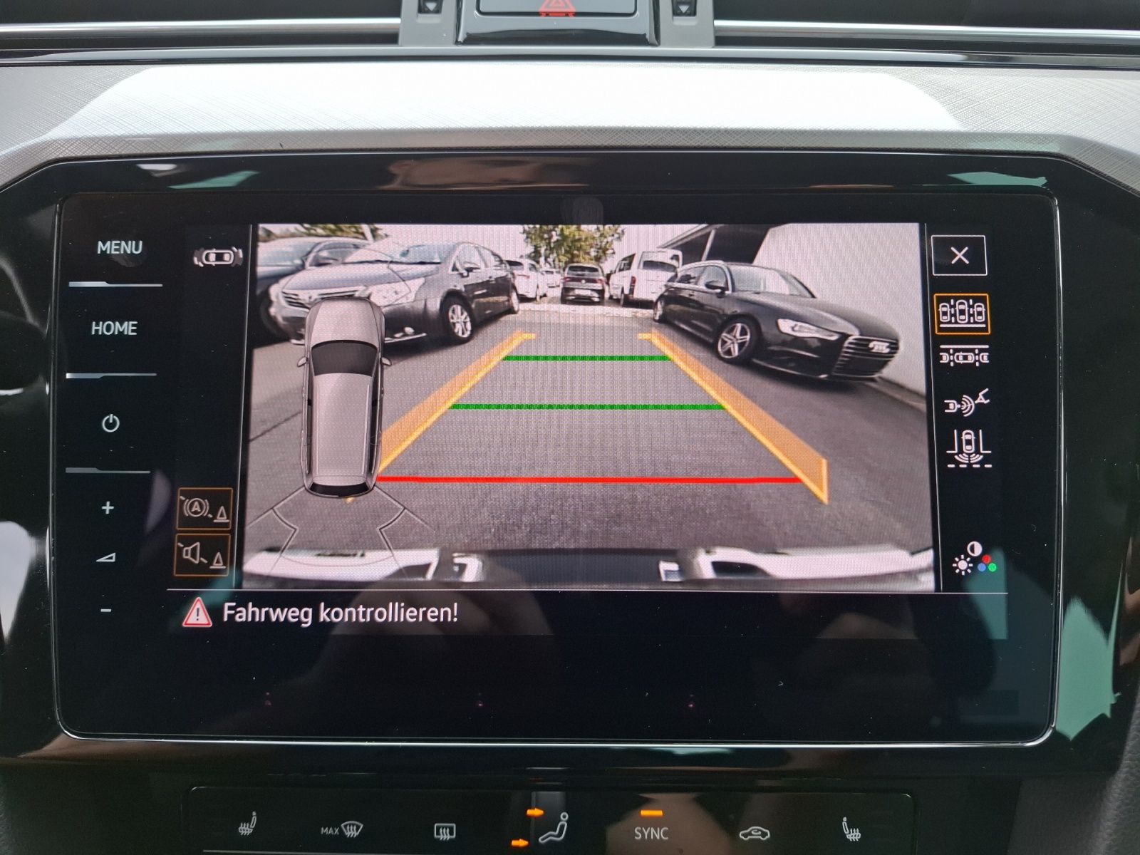 Fahrzeugabbildung Volkswagen Passat Variant TDI Business DSG LED AHK Navi AID