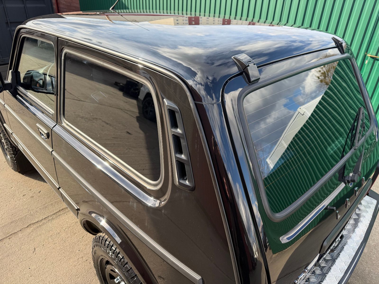 Fahrzeugabbildung Lada Niva LEGEND "PREMIUM PLUS"! !NEUE VIP-AUSSTATT.!