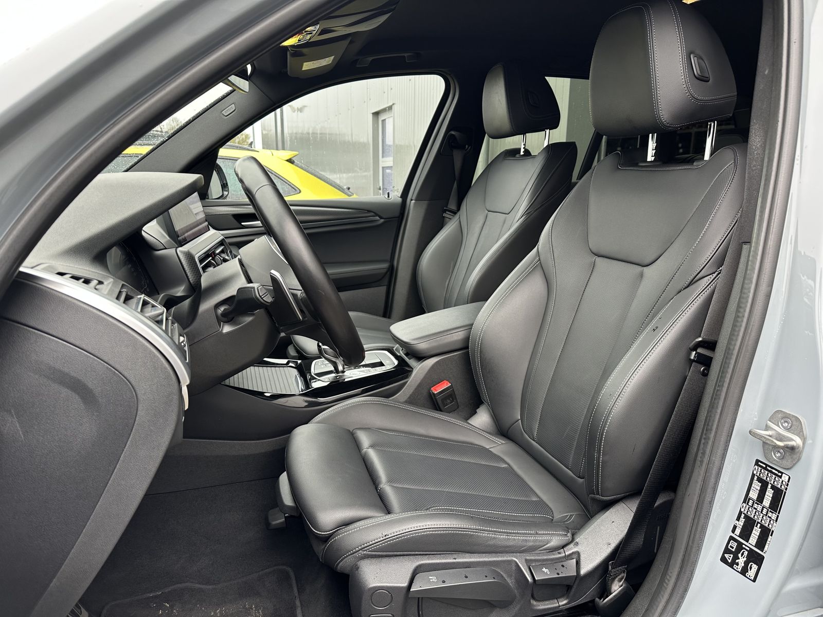 Fahrzeugabbildung BMW X3 xDrive30i M-Sport NAV+LED+AHK+HIFI+19ZOLL+LHZ