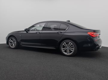 BMW 750 - 10