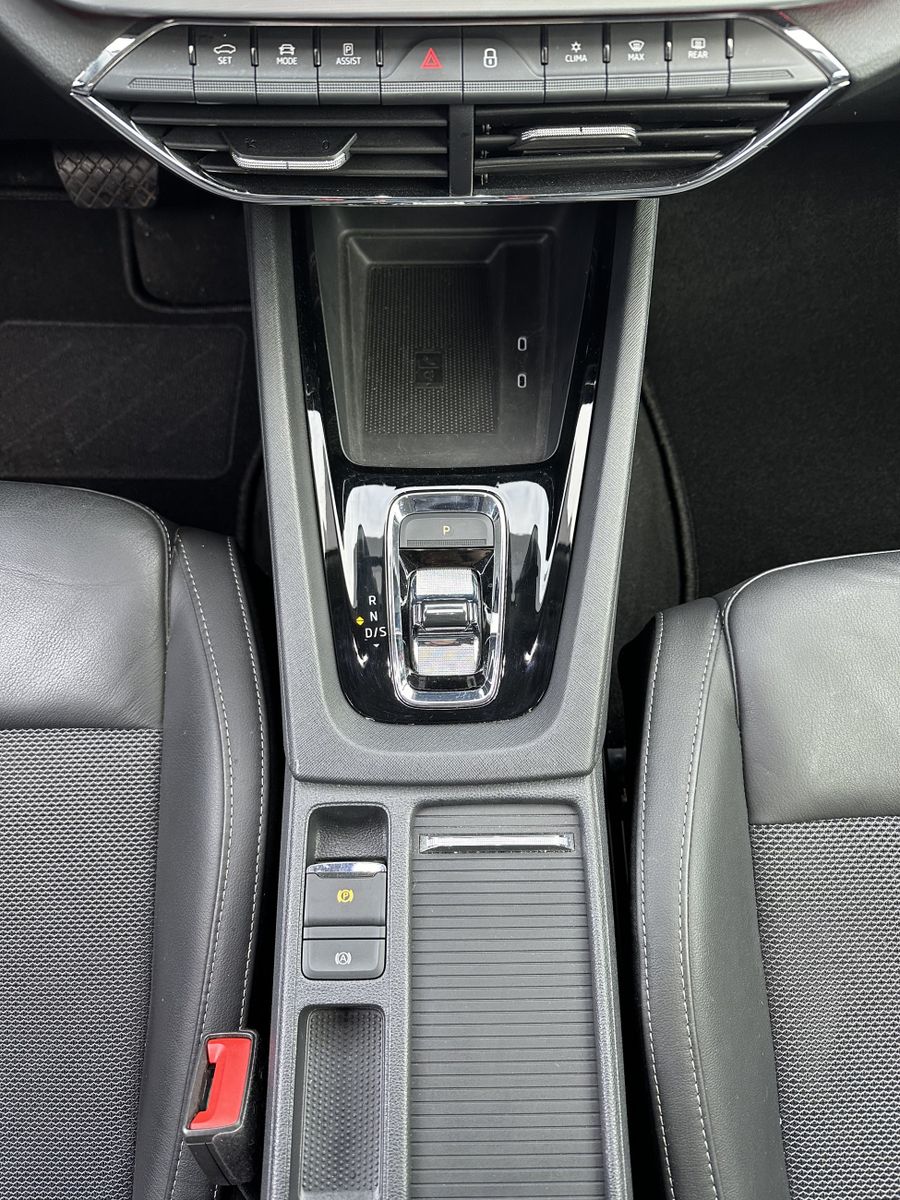 Fahrzeugabbildung SKODA Octavia First Edition NAV+LED+AHK+V-COCKPIT+17ZO