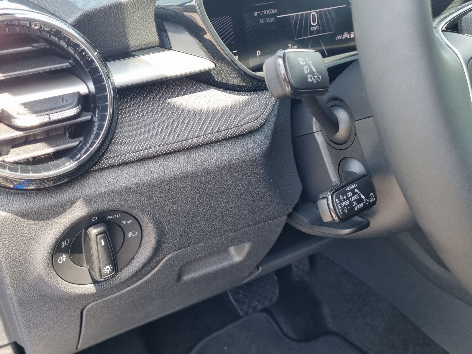 Fahrzeugabbildung SKODA Fabia Balance 1,0TSI 50L Fahrassi Winter Gar3+