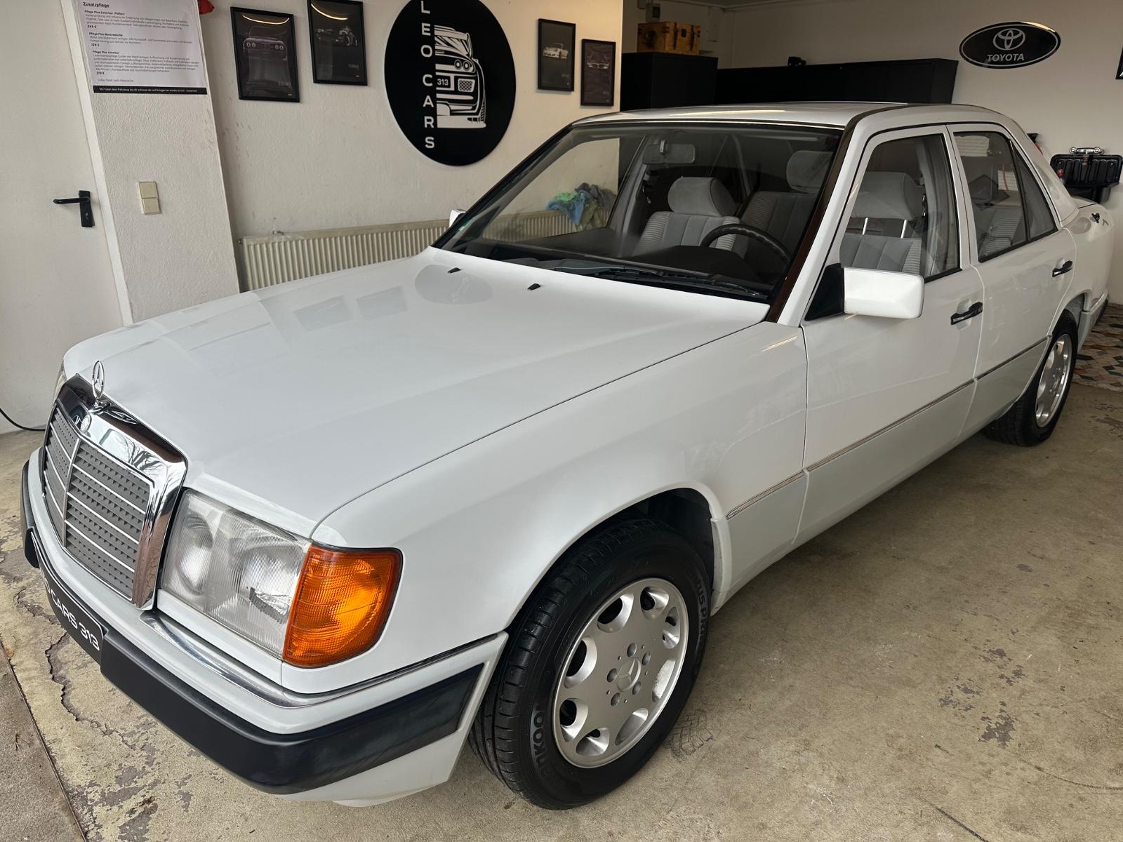 Mercedes-Benz 230E Limosine 124, H Kennzeichen