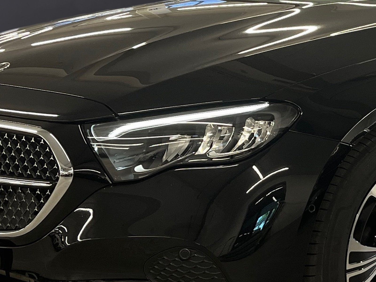Fahrzeugabbildung Mercedes-Benz E 200 T Avantgarde*AHK*Kamera*Totwinkel*MBUX*LED