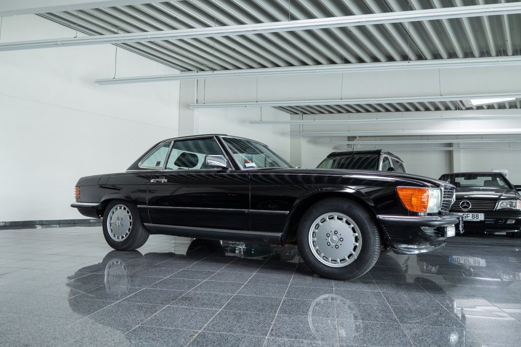 Mercedes-Benz SL 560