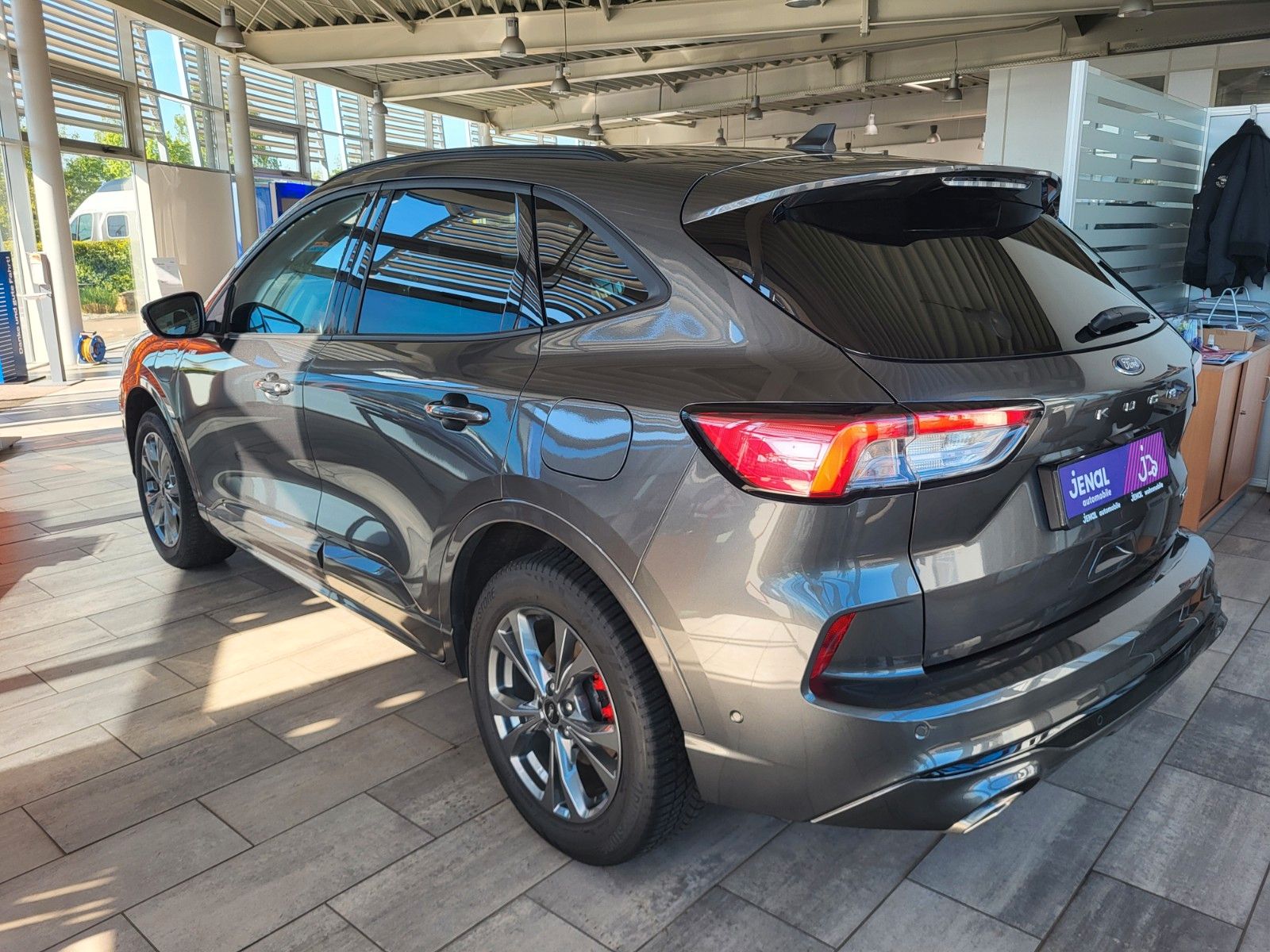 Fahrzeugabbildung Ford Kuga Plug-In Hybrid ST-Line AHK, Frontkamera