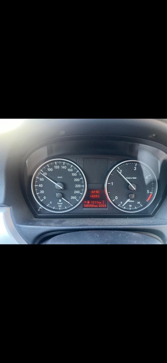 BMW 318 2012 — photo 13