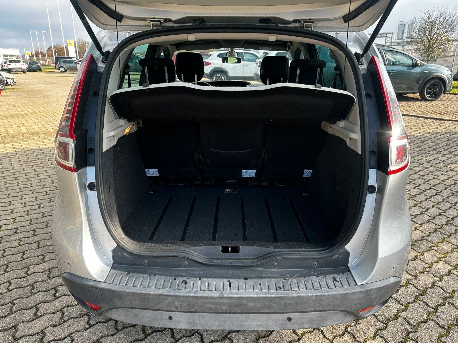 Fahrzeugabbildung Renault Scenic III Dynamique