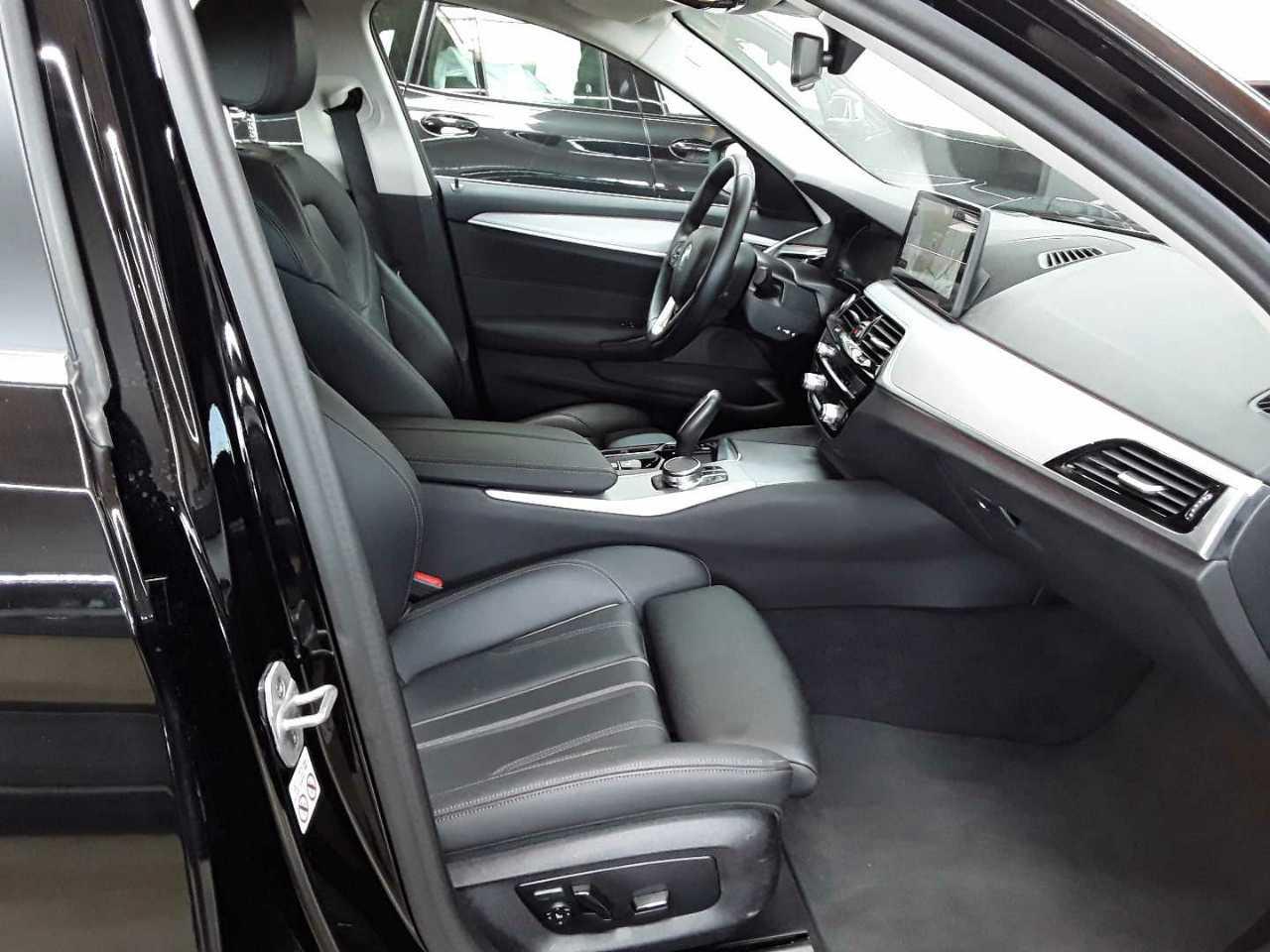 BMW 530d xDrive Touring Aut. AHK NAVI LED