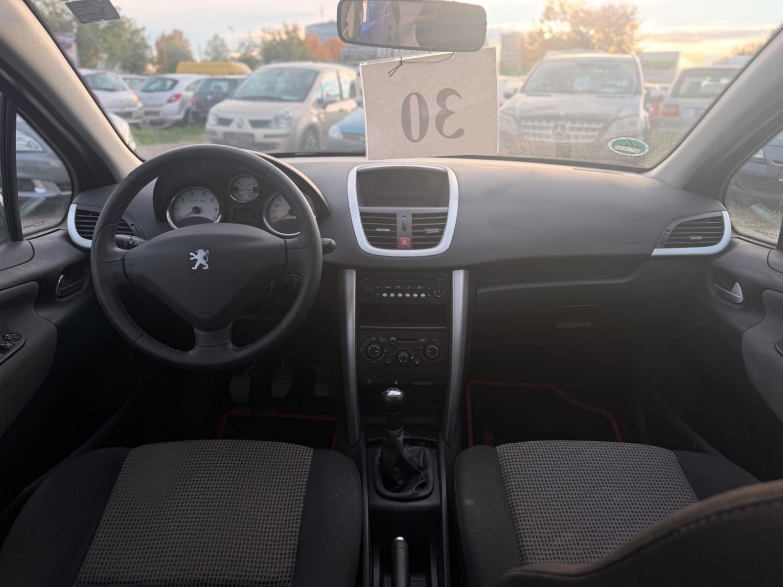Peugeot 207 2011 — photo 15