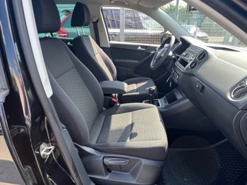 Volkswagen Tiguan - 10