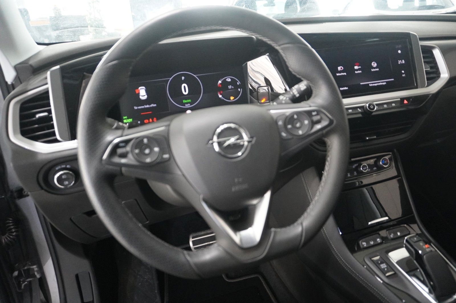 Fahrzeugabbildung Opel Grandland (X) 1.6T GSe 4HYBRID NAVI/LED/KAMERA