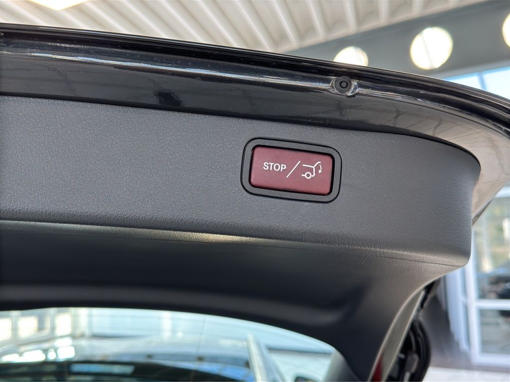 Fahrzeugabbildung Mercedes-Benz C 300 T-Modell AHK*KeyLess*LED*PDC*ParkAss*SpurH
