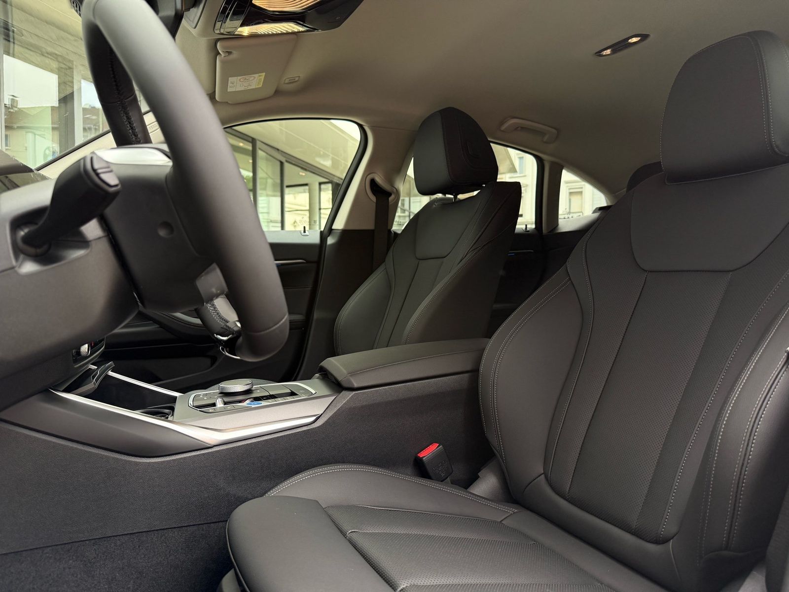 BMW i4 - Bild 13
