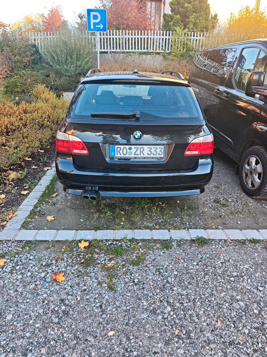 BMW 525 2005 — rear view