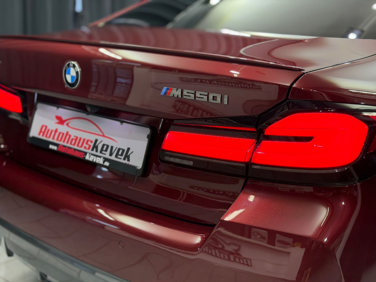 Fahrzeugabbildung BMW M550 i xDrive Limousine|INDIVIDUAL|LASER|H&K|HuD