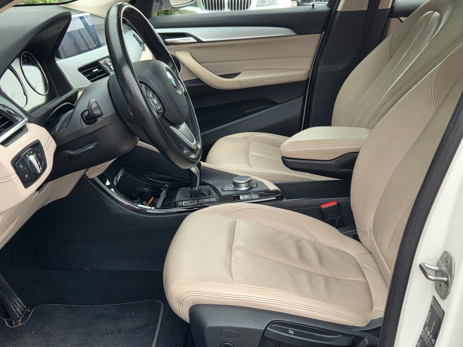 BMW X2 sDrive 20 i Advantage*AUT*LEDER*PANO*NAVI* foto 20