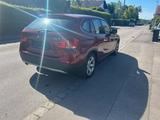 BMW X1 Baureihe X1 20 d sDrive, Automatik,Navi - BMW X1: Rot