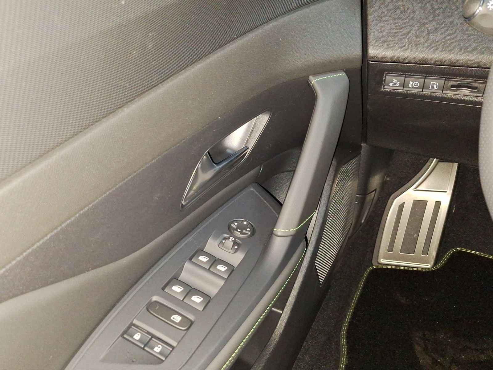 Peugeot 408 - Bild 11