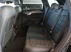 VW Touareg R eHybird | Pano | AHK | Dynaudio VW Touareg R eHybird | Pano | AHK | Dynaudio