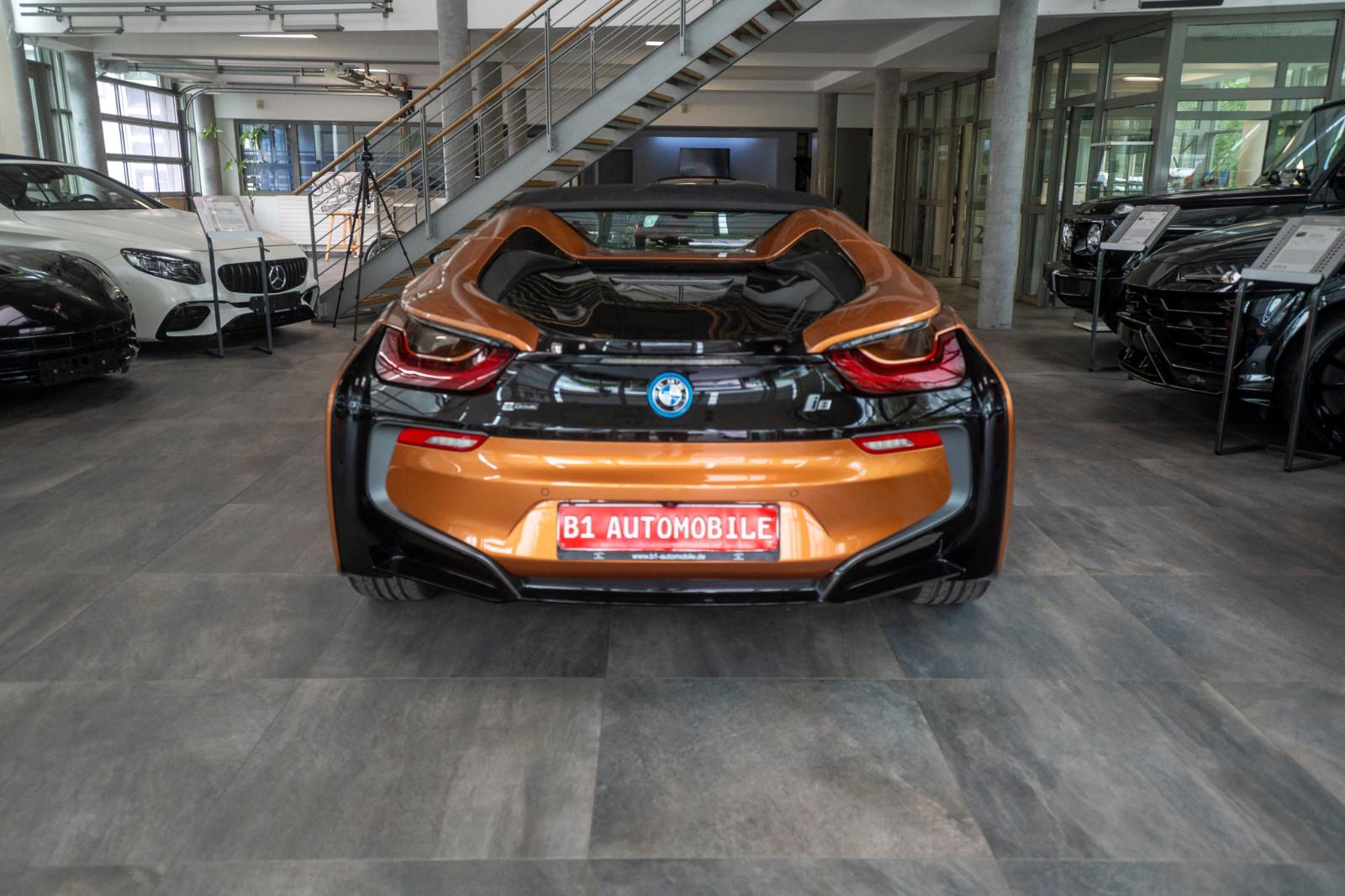 BMW i8 Roadster*HUD*H&K*LASER*CARBON