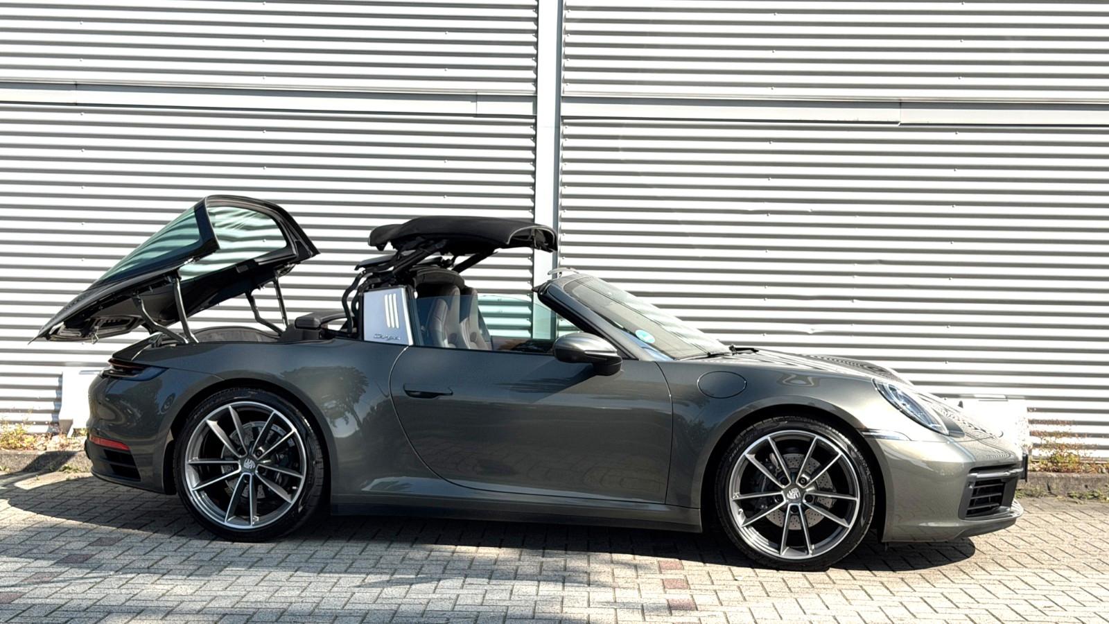 Porsche 992 Carrera 4 Targa Techart - Performance