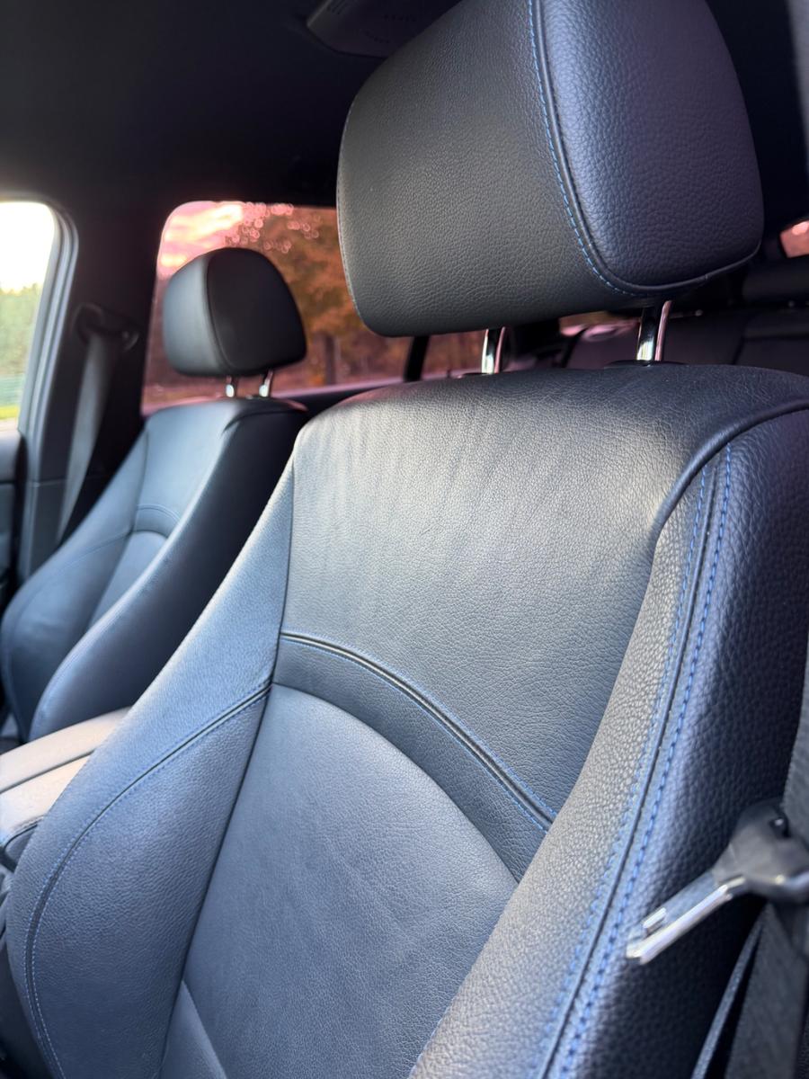 BMW 318 2010 — photo 10