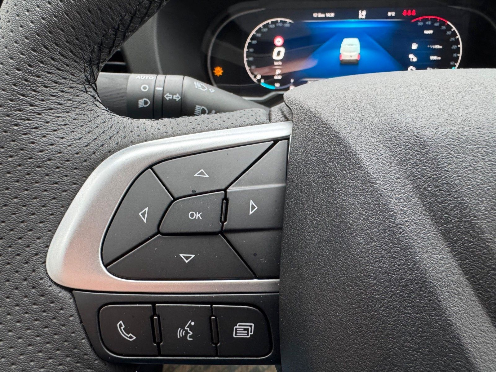 Fahrzeugabbildung Iveco Daily 50C18HA8 3.0L *CrewVan*AHK*Automatik*