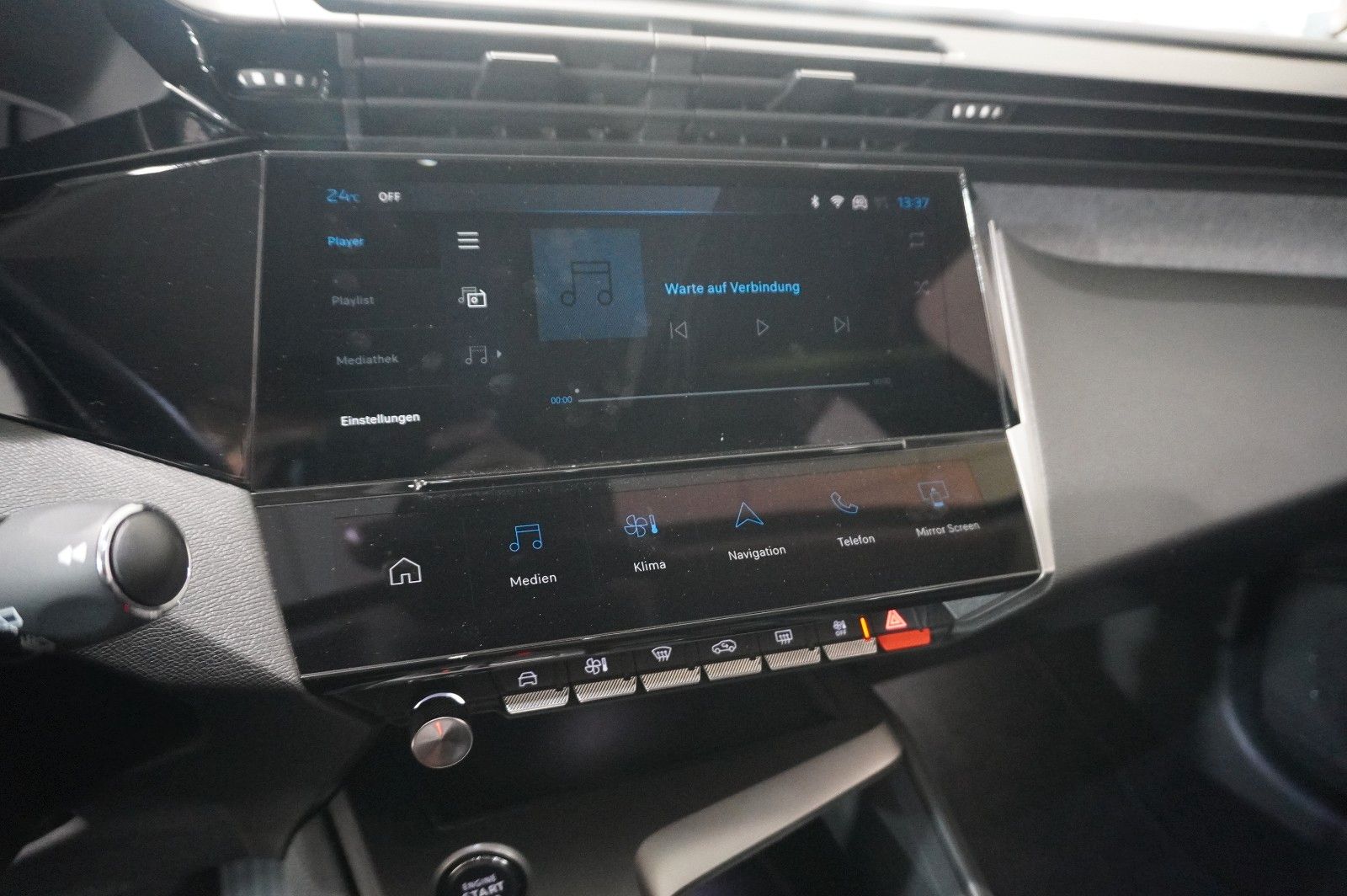 Fahrzeugabbildung Peugeot 308 SW 1.2 HYBRID ALLURE DSC NAVI/LED/KAMERA/DAB