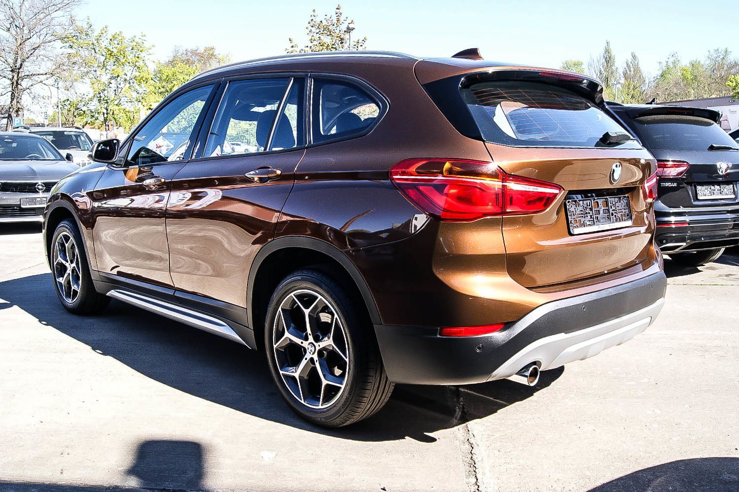 Fahrzeugabbildung BMW X1 xDrive18d xLine Aut. NAVI LED SIZHG TEMPOMAT