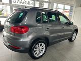Volkswagen Tiguan*Navi*Leder*Automatik*Tempomat*PDC - Volkswagen Tiguan: Auto