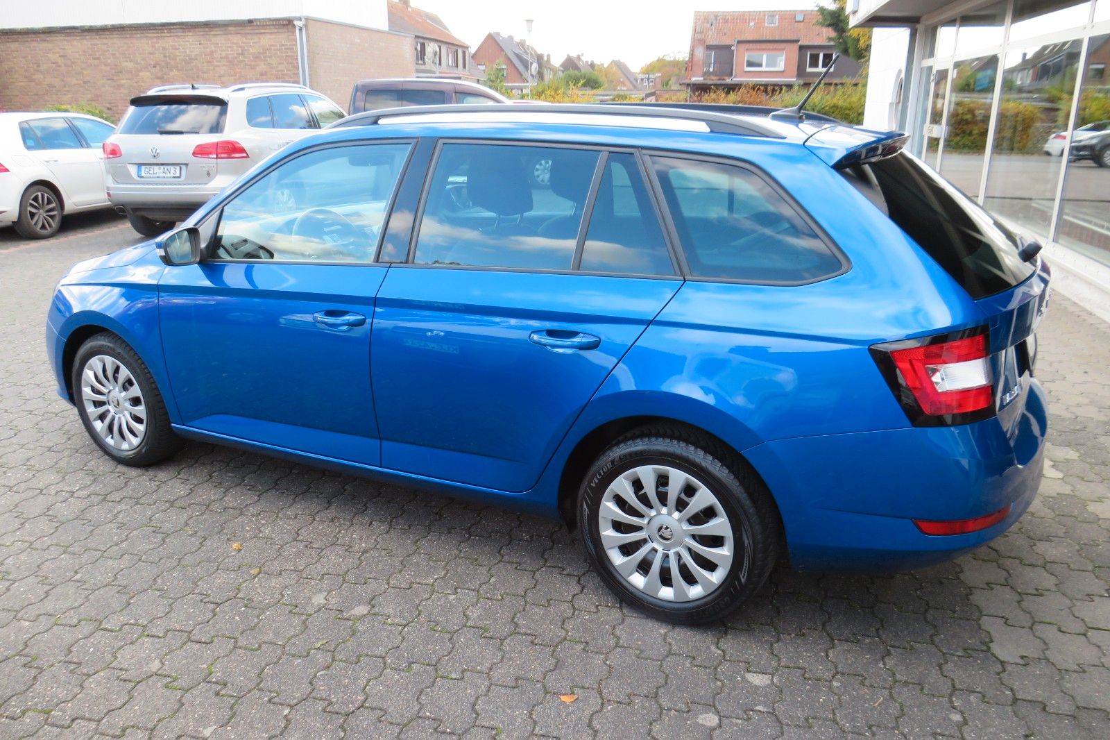 Fahrzeugabbildung SKODA Fabia Combi Ambition SITZH. GRA PDC NAVI APP 1.H