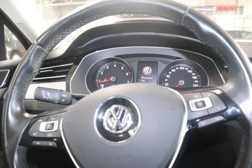 Fotografie des VW Passat 2.0 TSI BMT DSG Highline