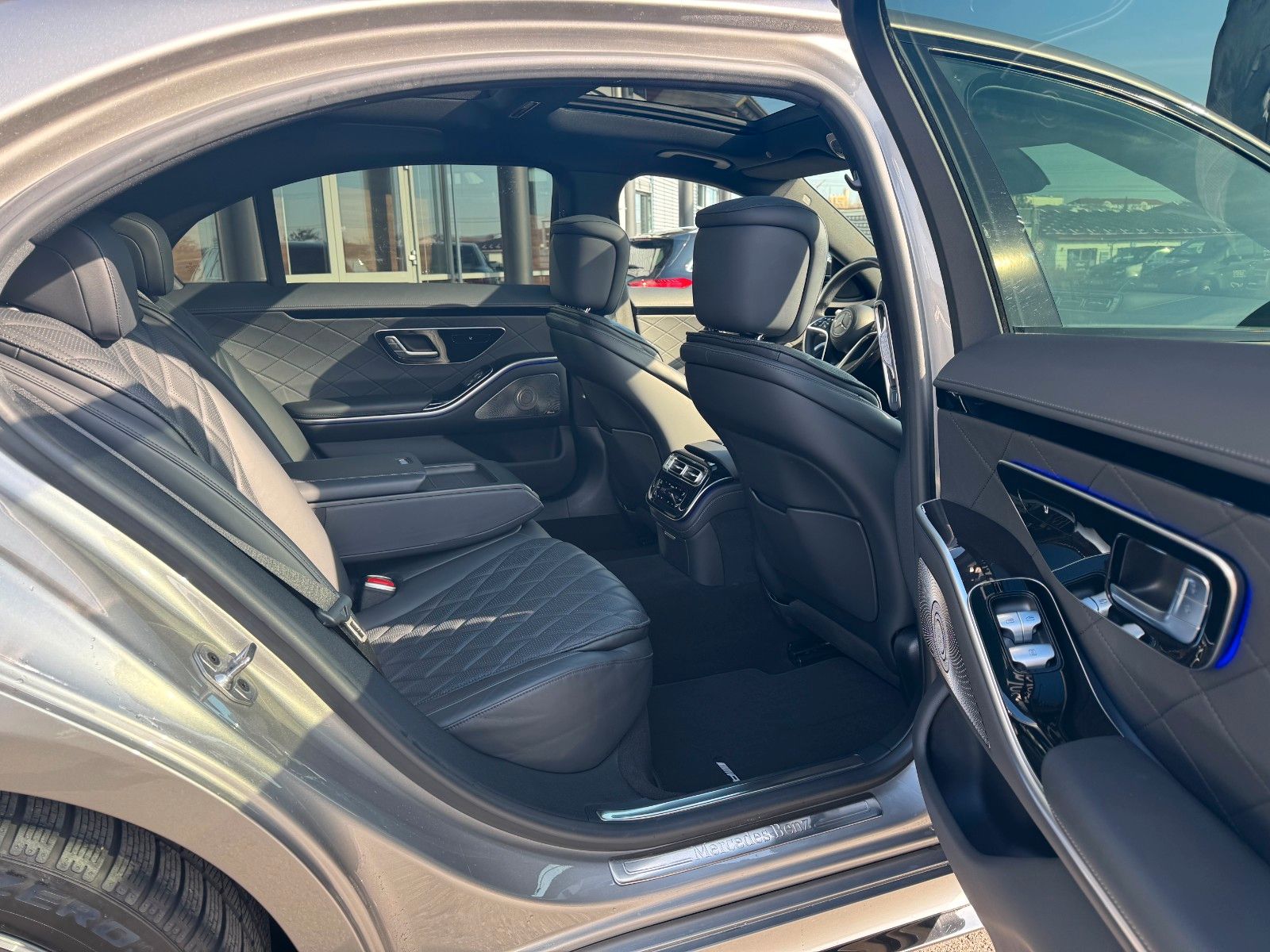 Fahrzeugabbildung Mercedes-Benz S 450 4M L AMG+Pano+3D+Digital+Burm+HUD+TV+AirM