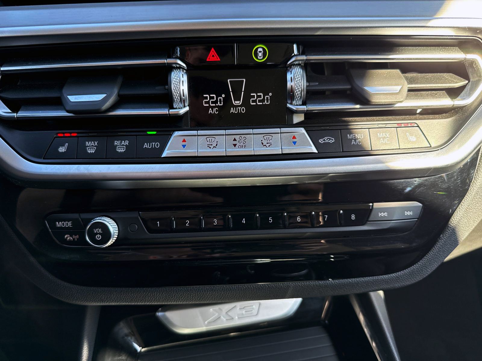 Fahrzeugabbildung BMW X3 xDrive30e Steptr. LED ACC 360° HUD PANO AHK