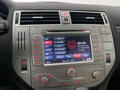 FORD Kuga Titanium / RENTNER/ NUR 53.tKM /AHK /AUTOM FORD Kuga Titanium / RENTNER/ NUR 53.tKM /AHK /AUTOM