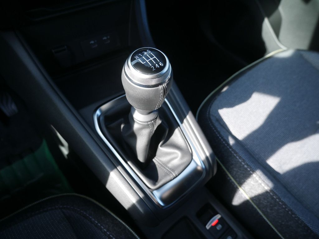 Fahrzeugabbildung Renault Captur Techno TCe 90 PDC SHZ KAMERA NAVI LED