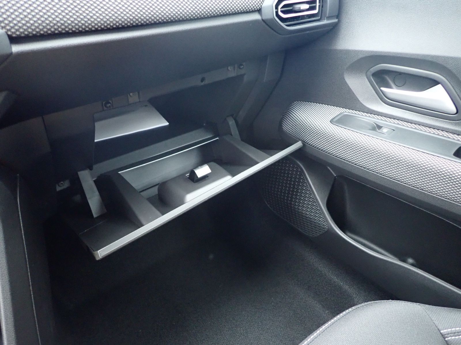 Fahrzeugabbildung Dacia Sandero Expression TCe 90