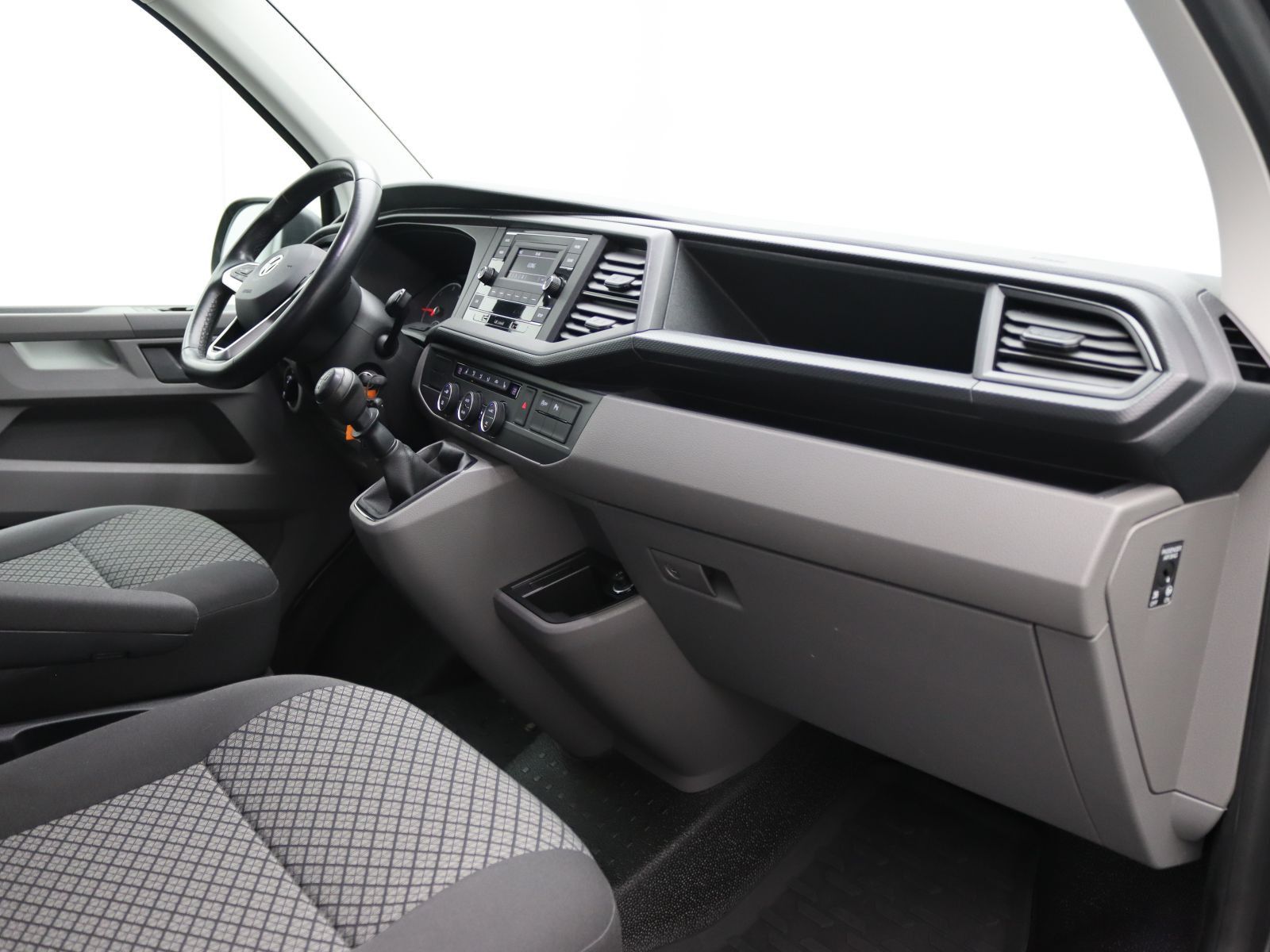 Volkswagen T6 Caravelle - Bild 11