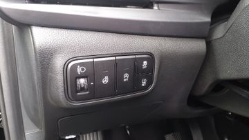 Fahrzeugabbildung Hyundai i20 1.2 Benzin M/T Select 16" ALU SHZ PDC KLIMA