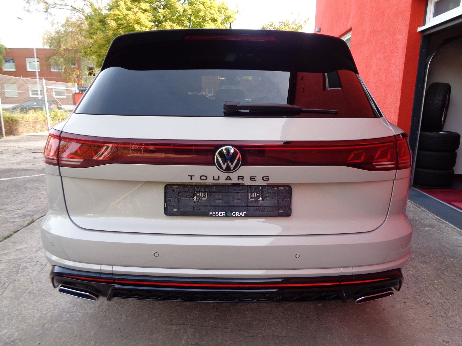 Volkswagen Touareg 3.0 TDI 210 KW 4Motion R-Line foto 4
