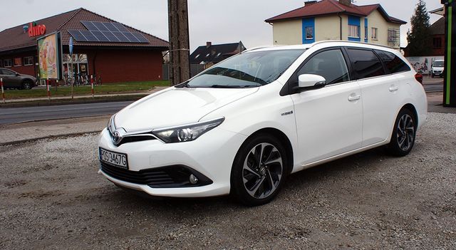 Toyota Auris Touring 1.8 VVT-i Hybrid Automatik 