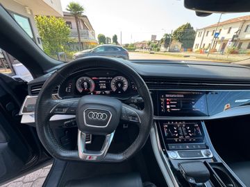 Audi Q8 - 12