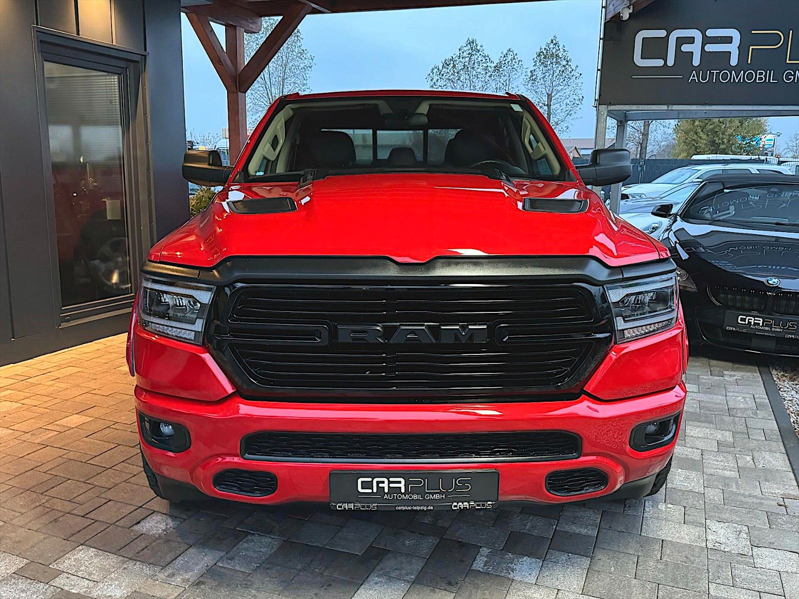 Fahrzeugabbildung Dodge RAM 5.7 V8 HEMI Night Edition Offroad 4x4 LED