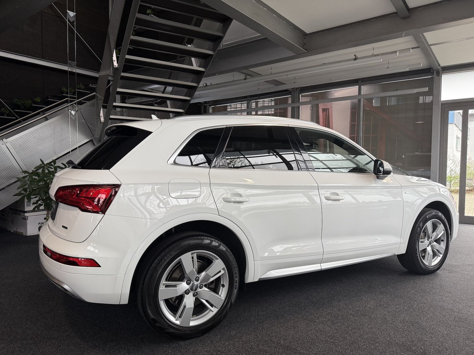 Fahrzeugabbildung Audi Q5 40 TDI qu. Sport S-LINE|NAVI|R-KAMERA|PANO